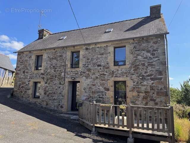 Maison à ROSNOEN