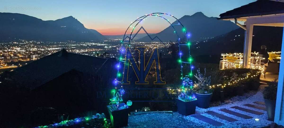 Maison à CHATILLON-SUR-CLUSES