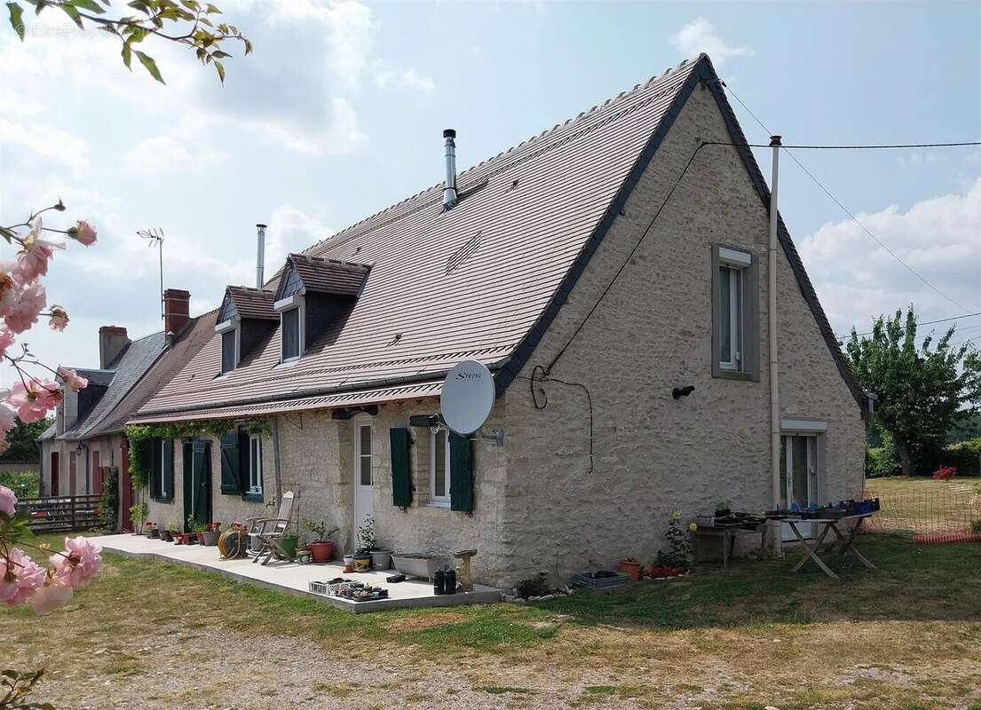 Maison à MEZIERES-EN-BRENNE