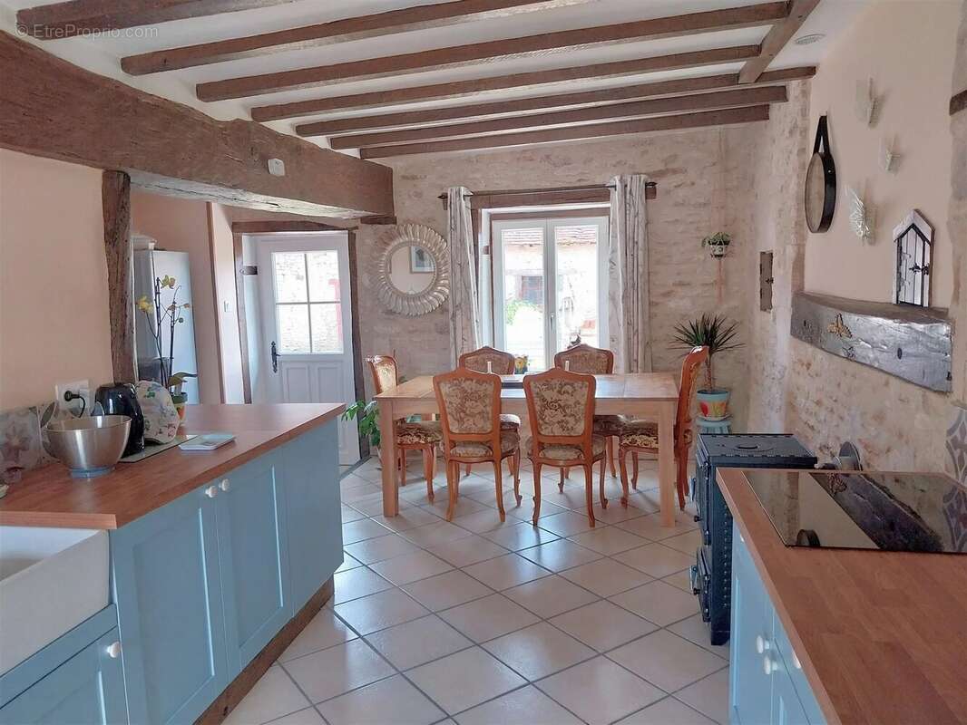 Maison à MEZIERES-EN-BRENNE