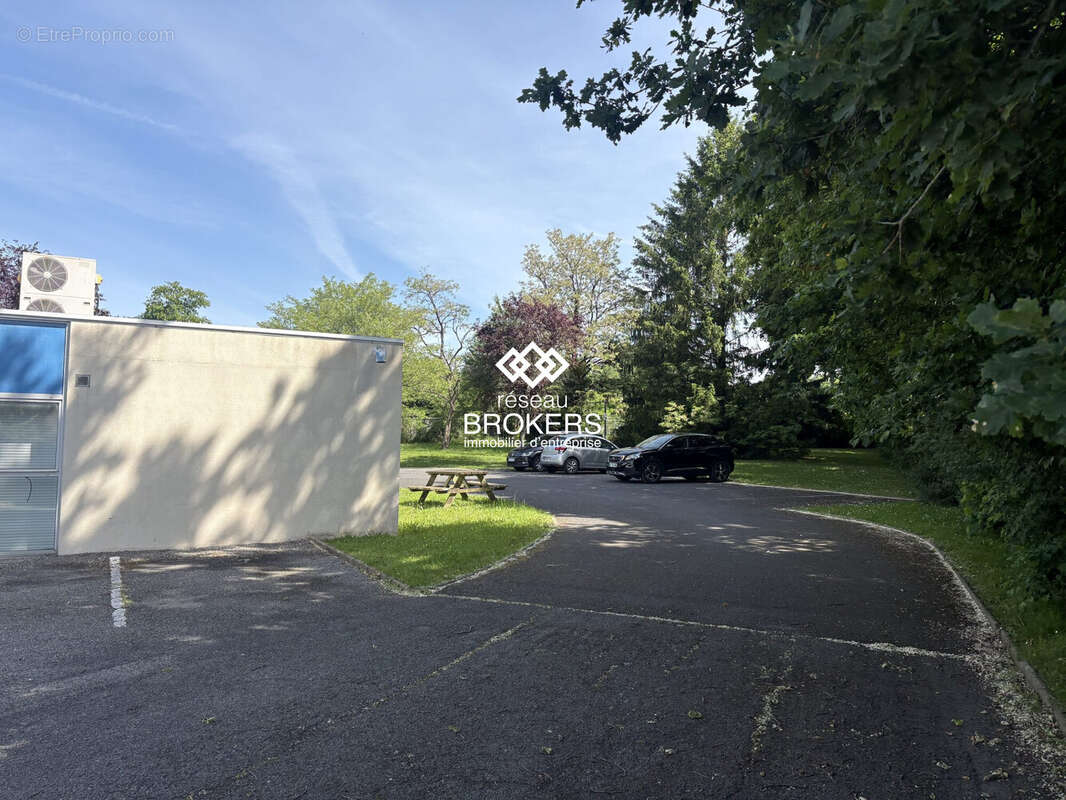 arrière - Commerce à ORVAULT