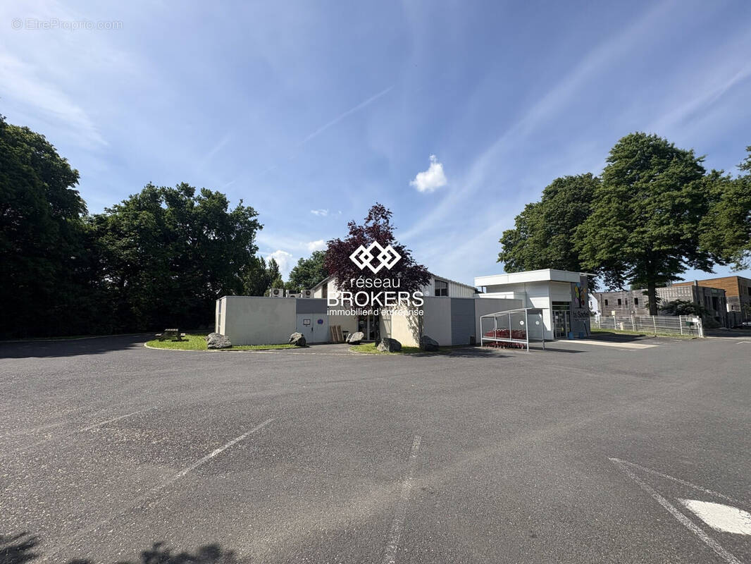 avant large - Commerce à ORVAULT