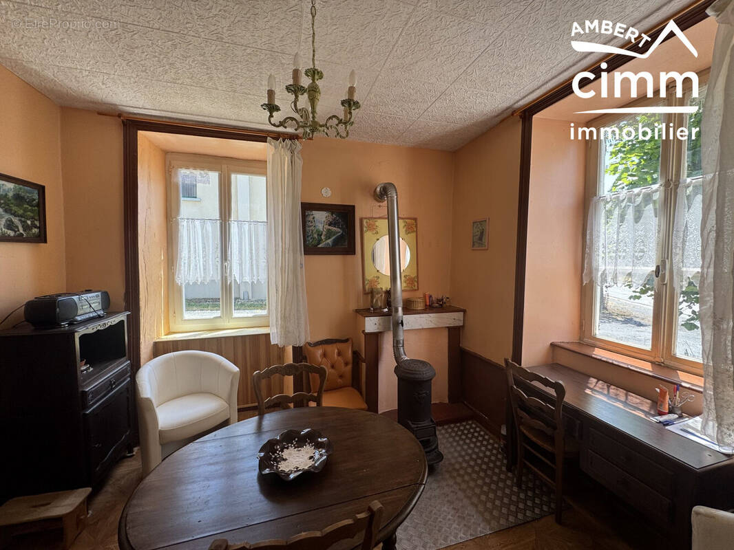 Maison à CHAUMONT-LE-BOURG