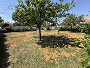 Terrain à LES CLAYES-SOUS-BOIS