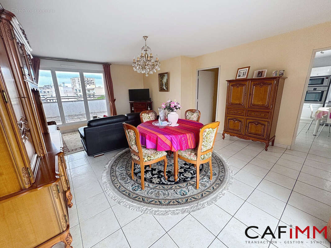 Appartement à LYON-8E