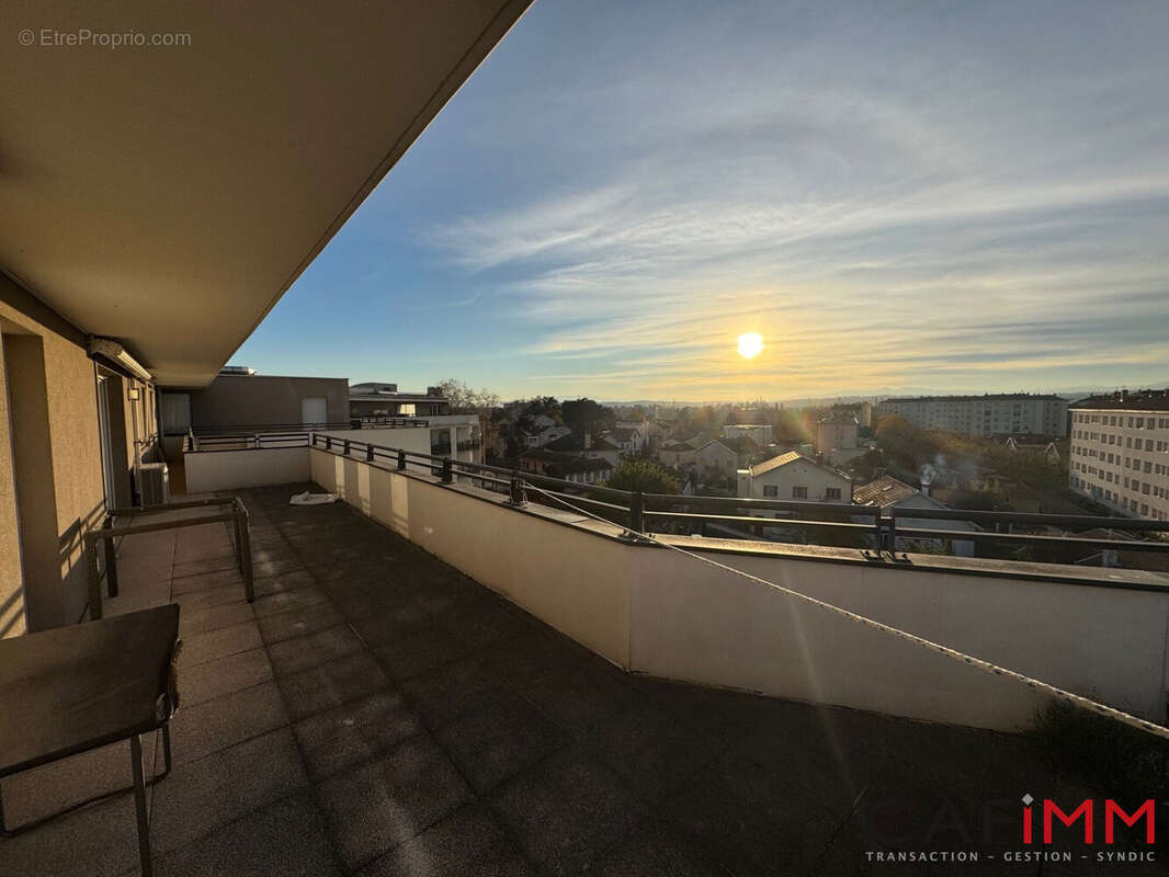 Appartement à LYON-8E