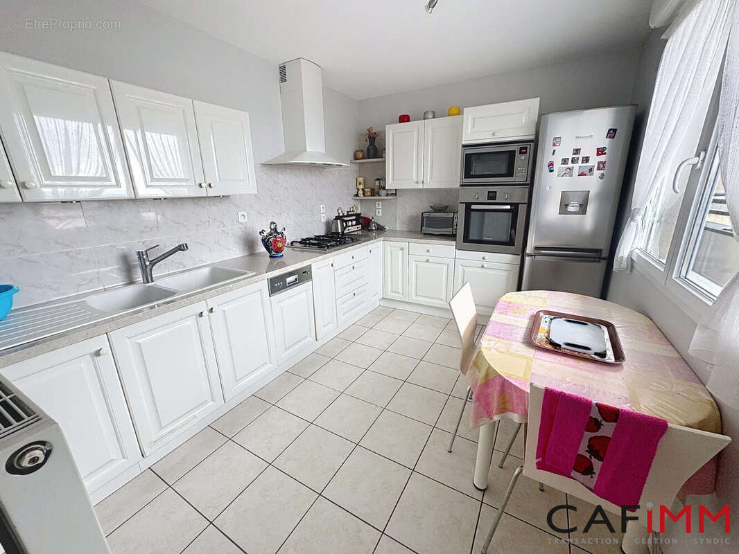 Appartement à LYON-8E