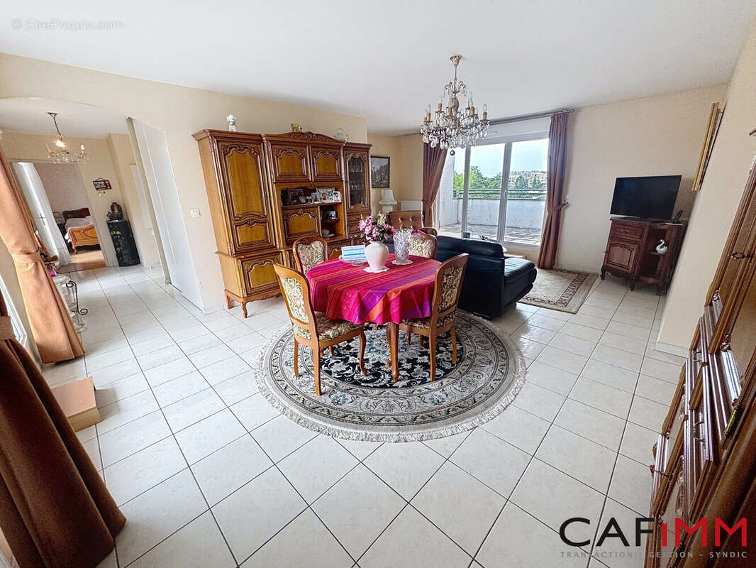 Appartement à LYON-8E