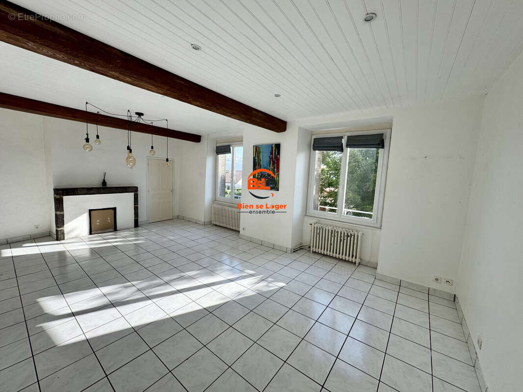 BSLE IMMOBILIER MAISON DE VILLE AVEC EXTERIEUR - Maison à BLANZAT