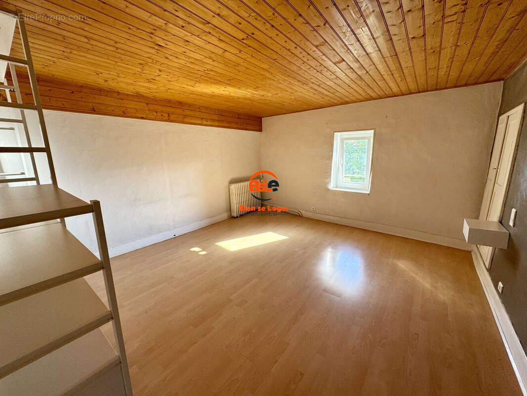 BSLE IMMOBILIER MAISON DE VILLE AVEC EXTERIEUR - Maison à BLANZAT