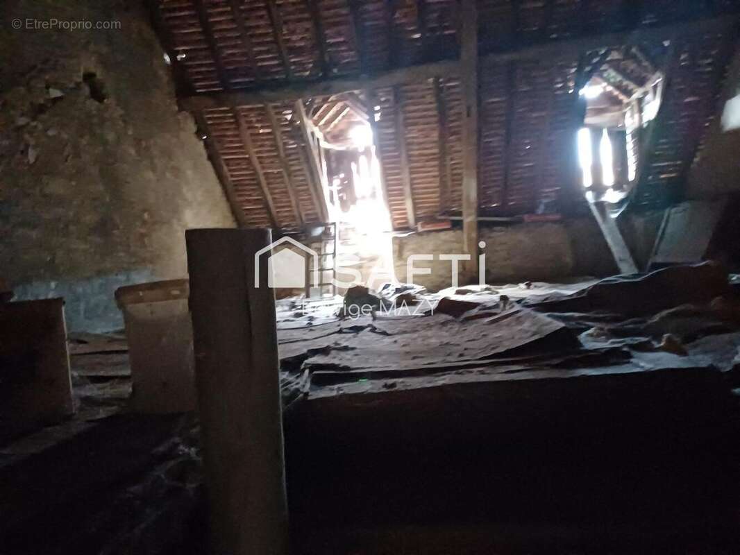 Photo 8 - Appartement à CHAMBON-SUR-VOUEIZE