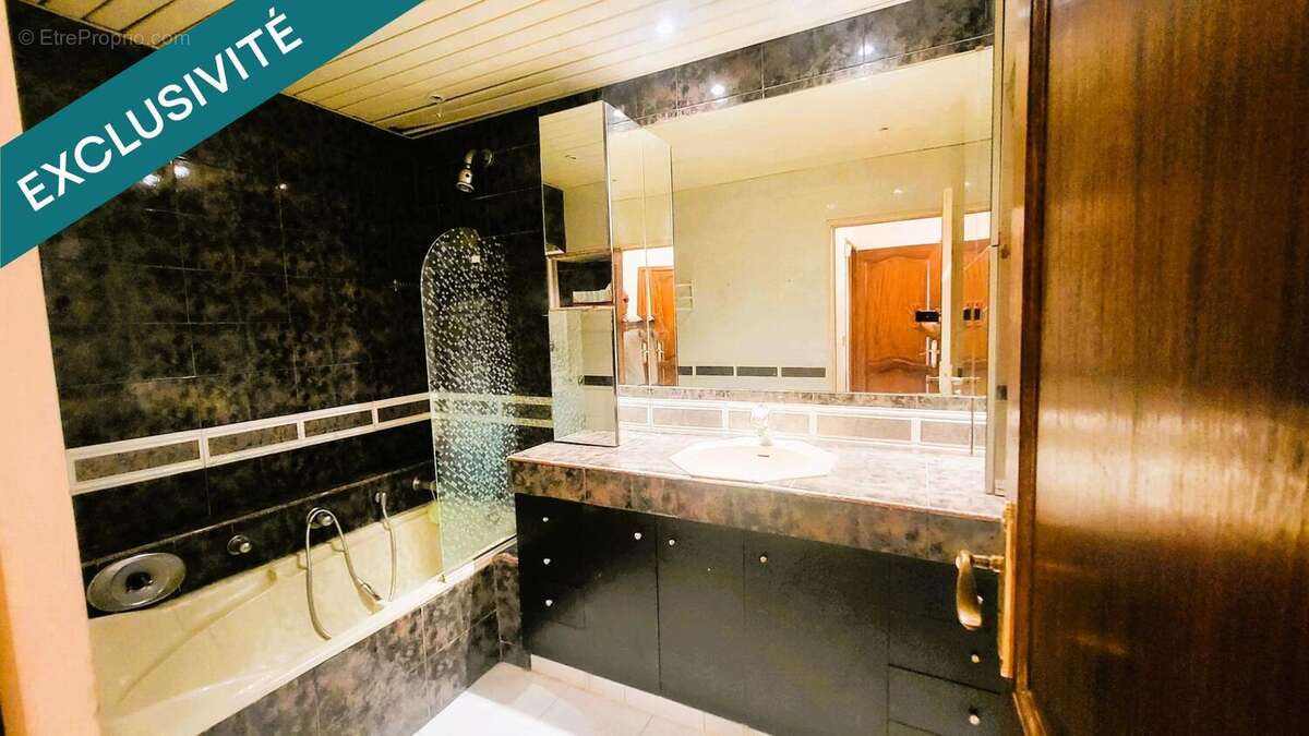 Photo 9 - Appartement à MARSEILLE-5E