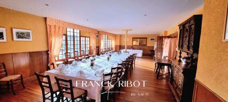 Photo 6 - Commerce à QUARRE-LES-TOMBES