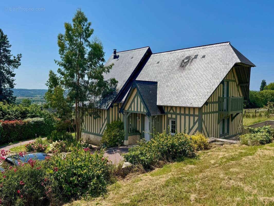 Maison à PONT-L&#039;EVEQUE