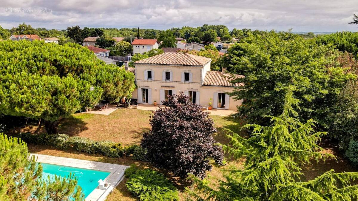 Maison à CARBON-BLANC
