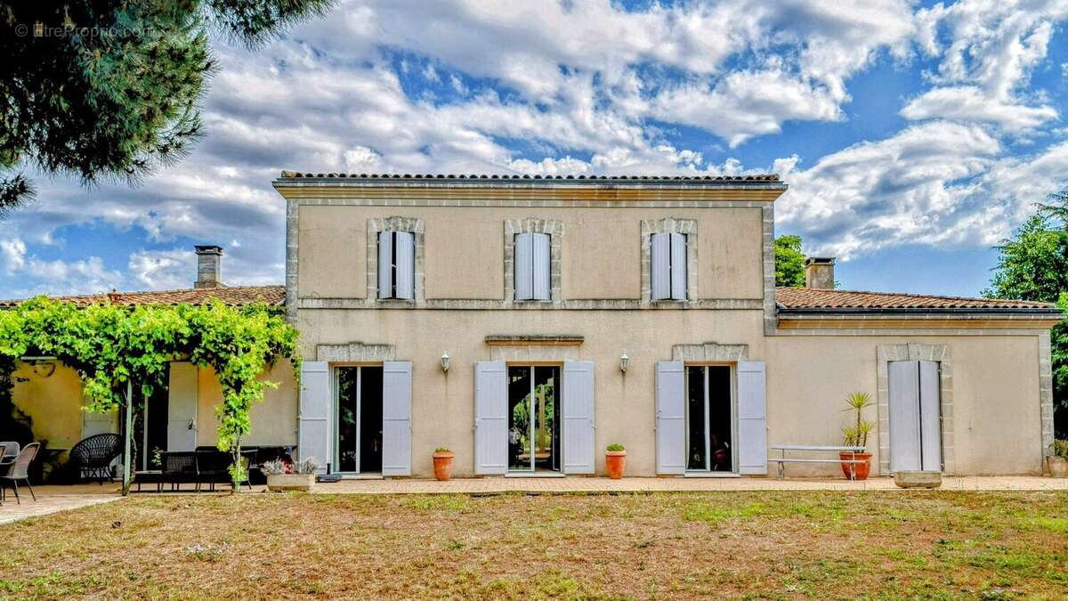 Maison à CARBON-BLANC