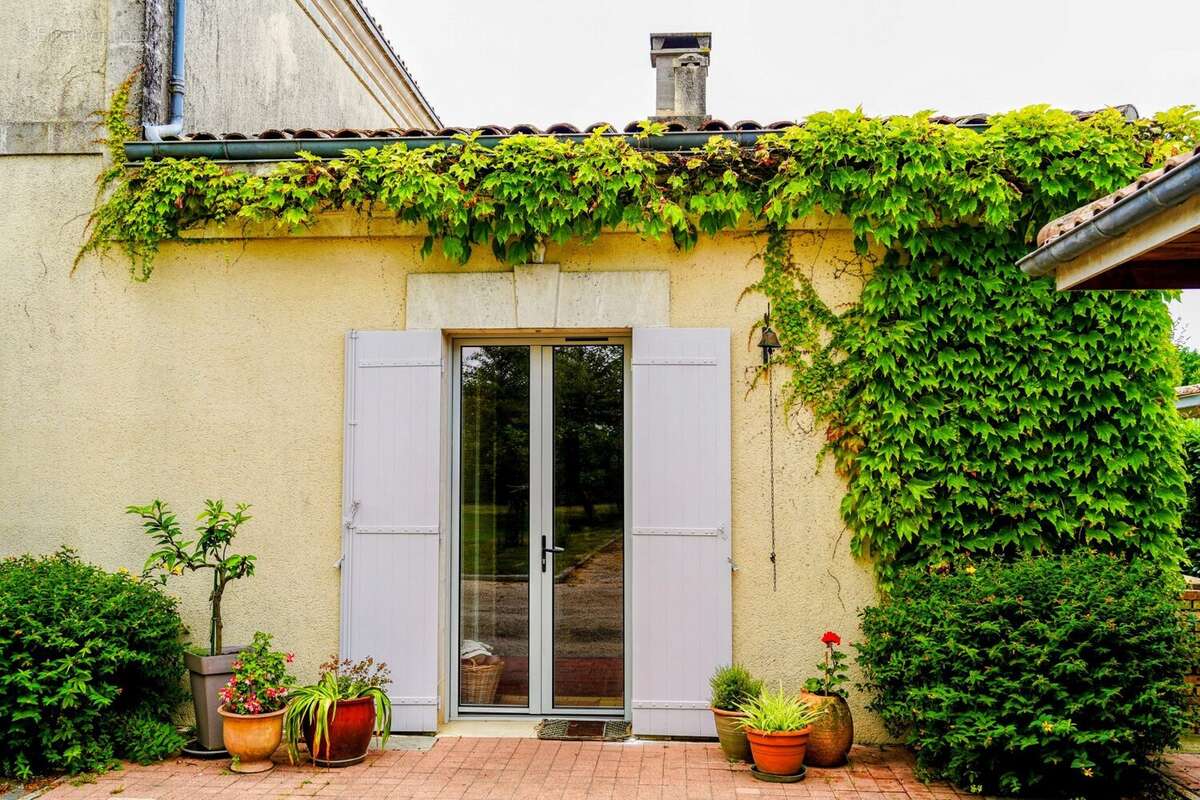 Maison à CARBON-BLANC