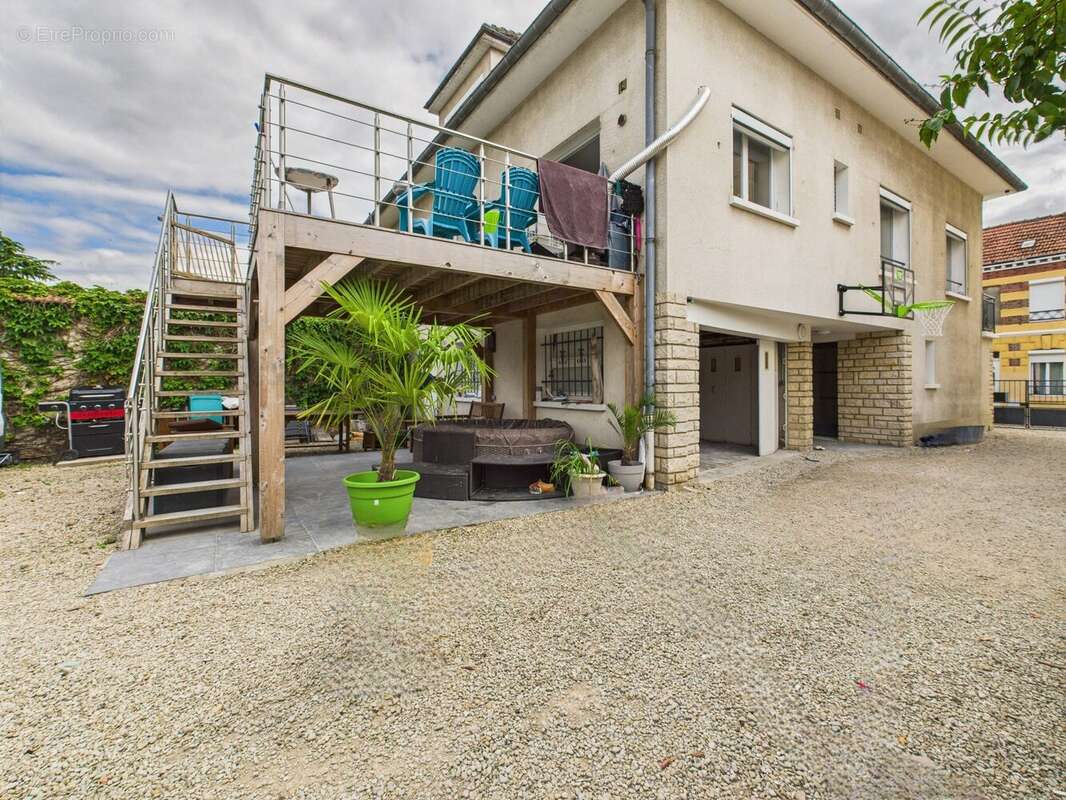 Maison à ROMILLY-SUR-SEINE