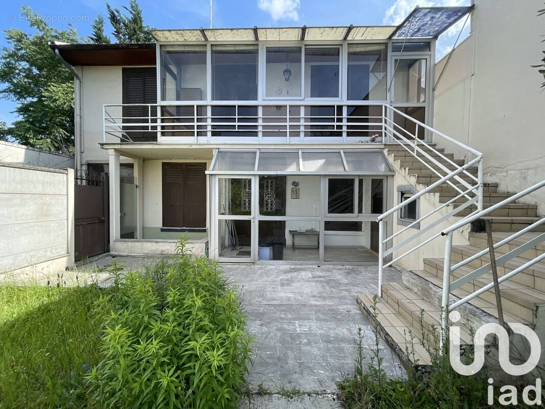 Photo 1 - Maison à SAINT-MAUR-DES-FOSSES