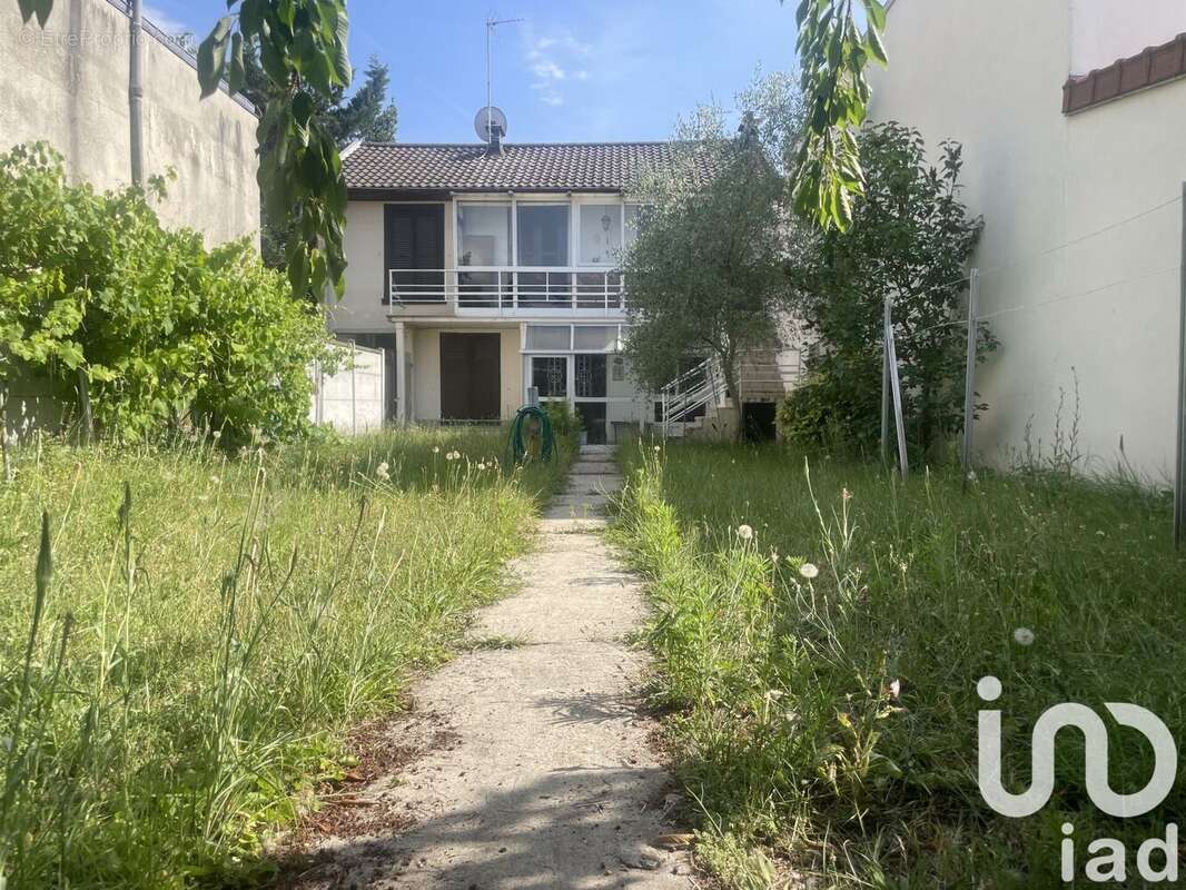 Photo 2 - Maison à SAINT-MAUR-DES-FOSSES