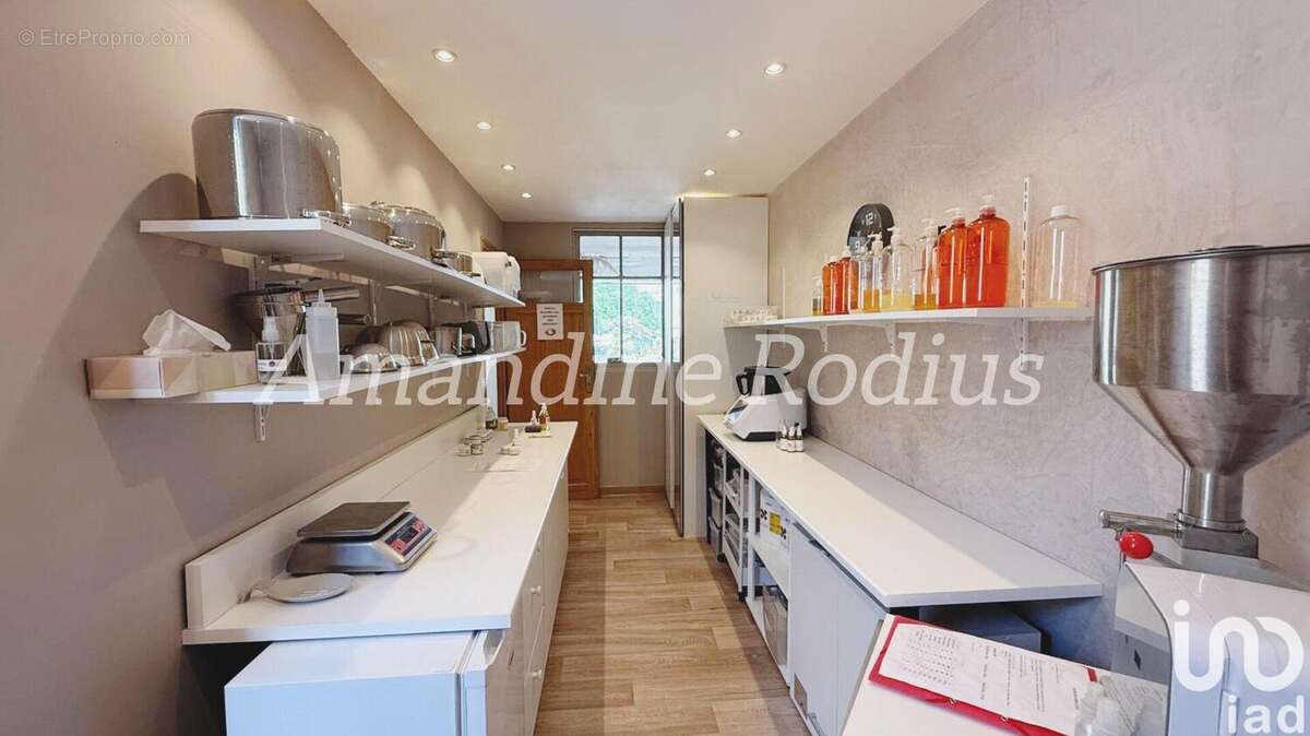 Photo 6 - Commerce à L&#039;ISLE-SUR-LA-SORGUE