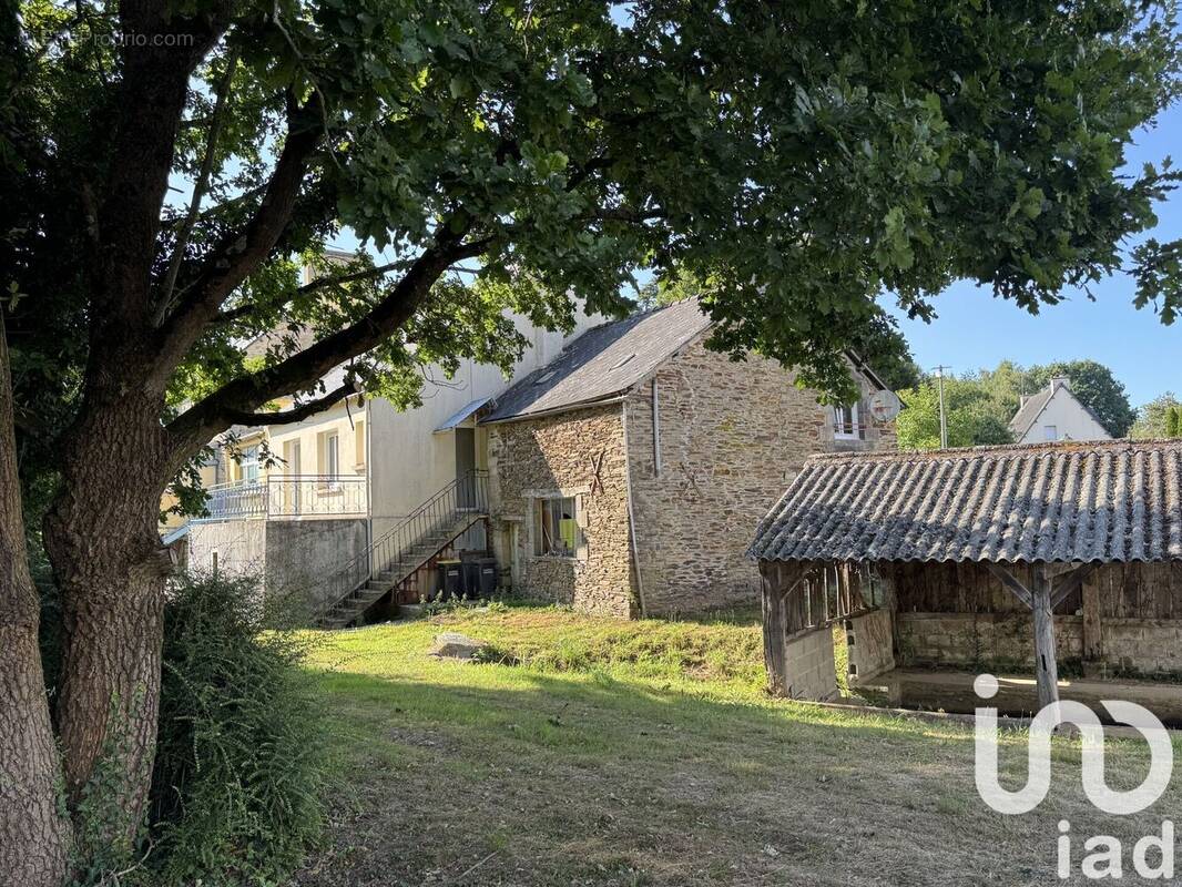 Photo 1 - Maison à SAINT-CARADEC