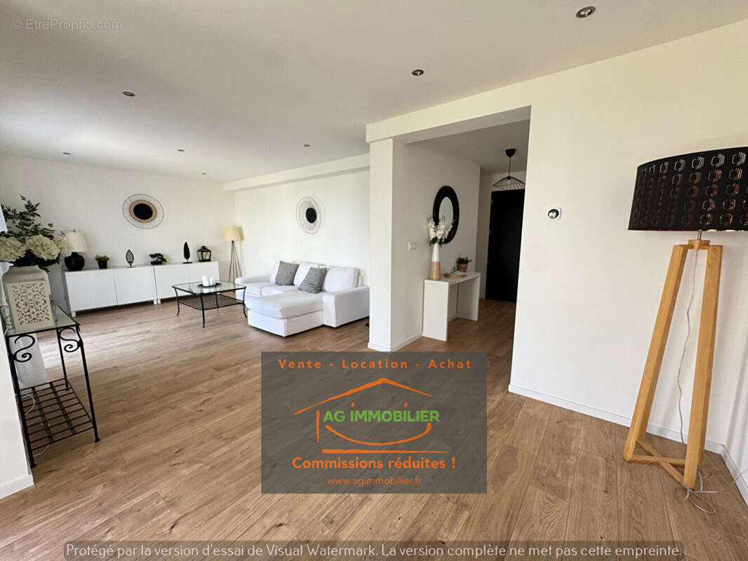 Maison à LA CHAPELLE-DES-FOUGERETZ