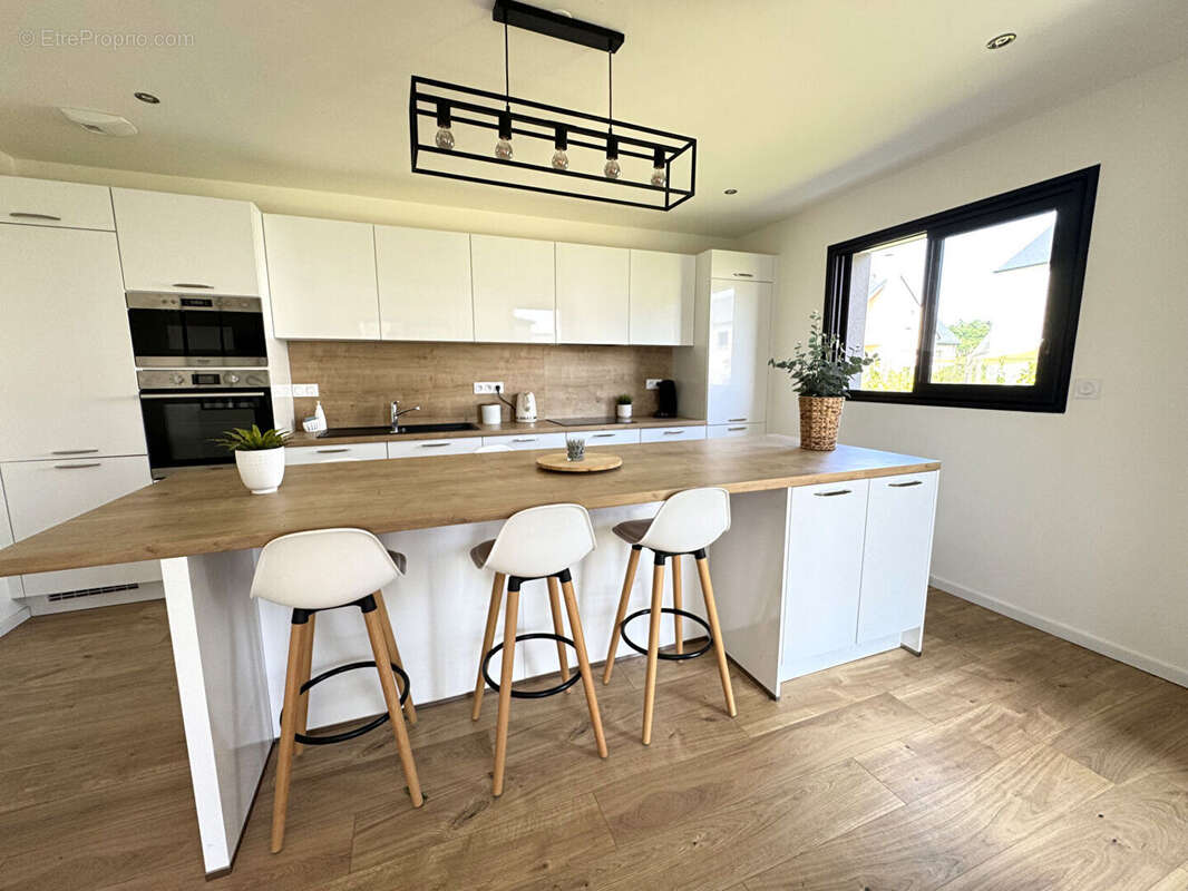 Maison à LA CHAPELLE-DES-FOUGERETZ