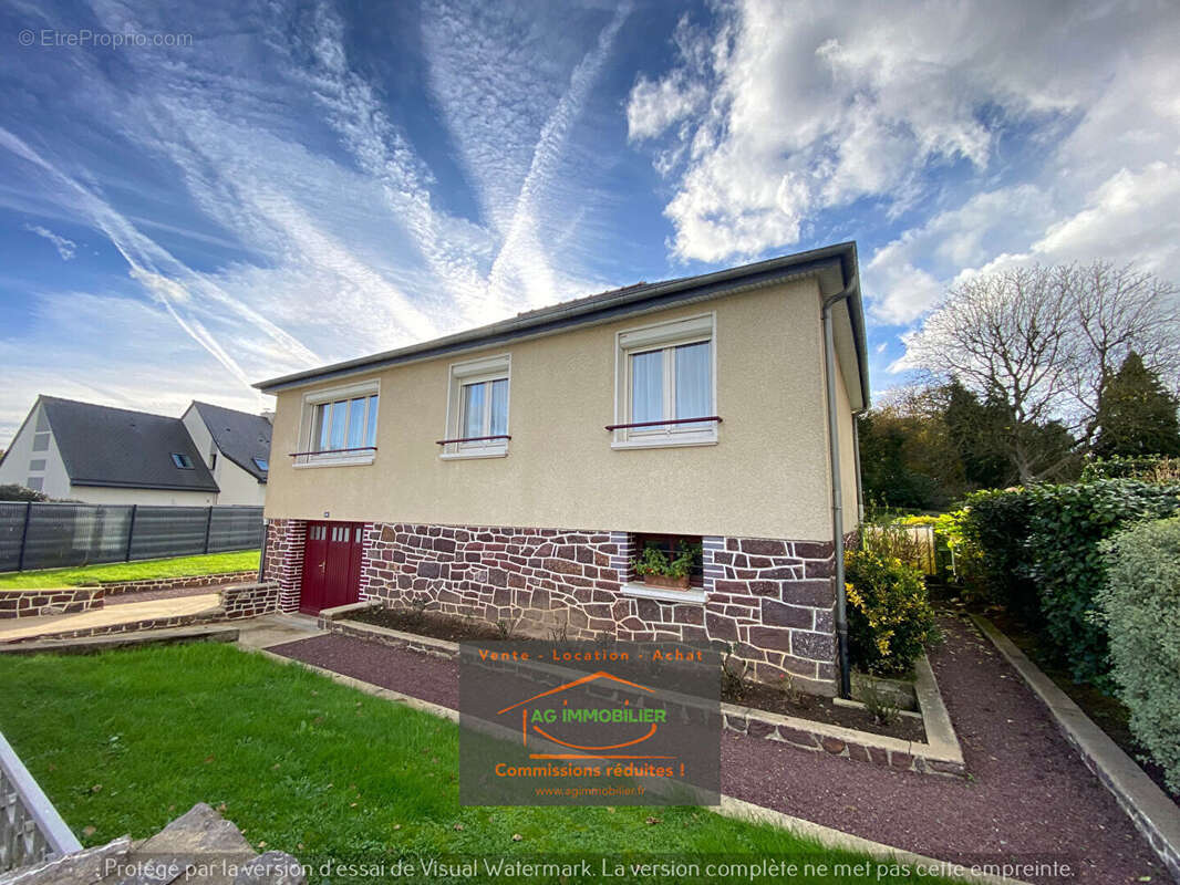 Terrain à MONTAUBAN-DE-BRETAGNE