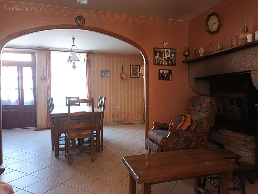 Maison à SAINT-SEVER-CALVADOS