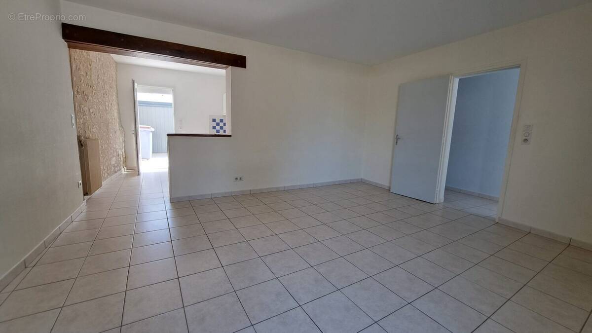 SEJOUR SUR CUISINE OUVERTE  - Maison à LOUDUN