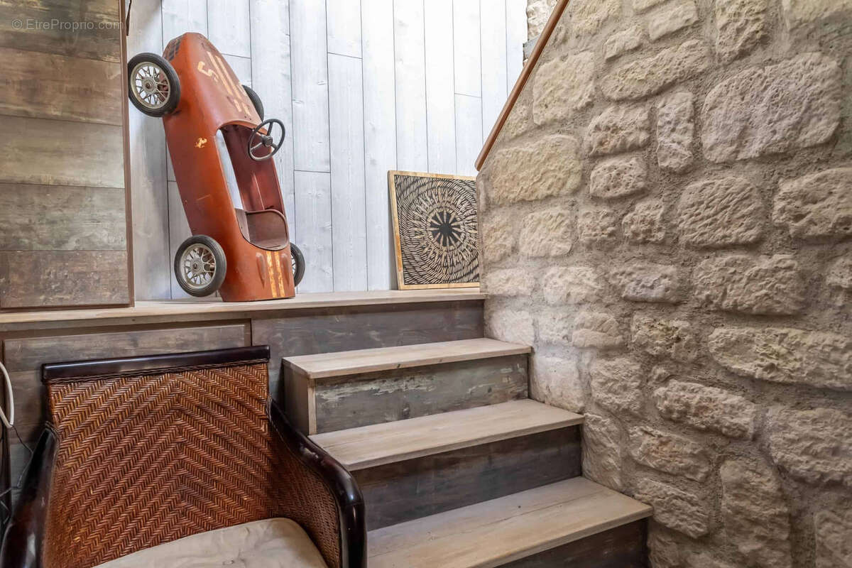 Maison à CASTELNAU-MONTRATIER