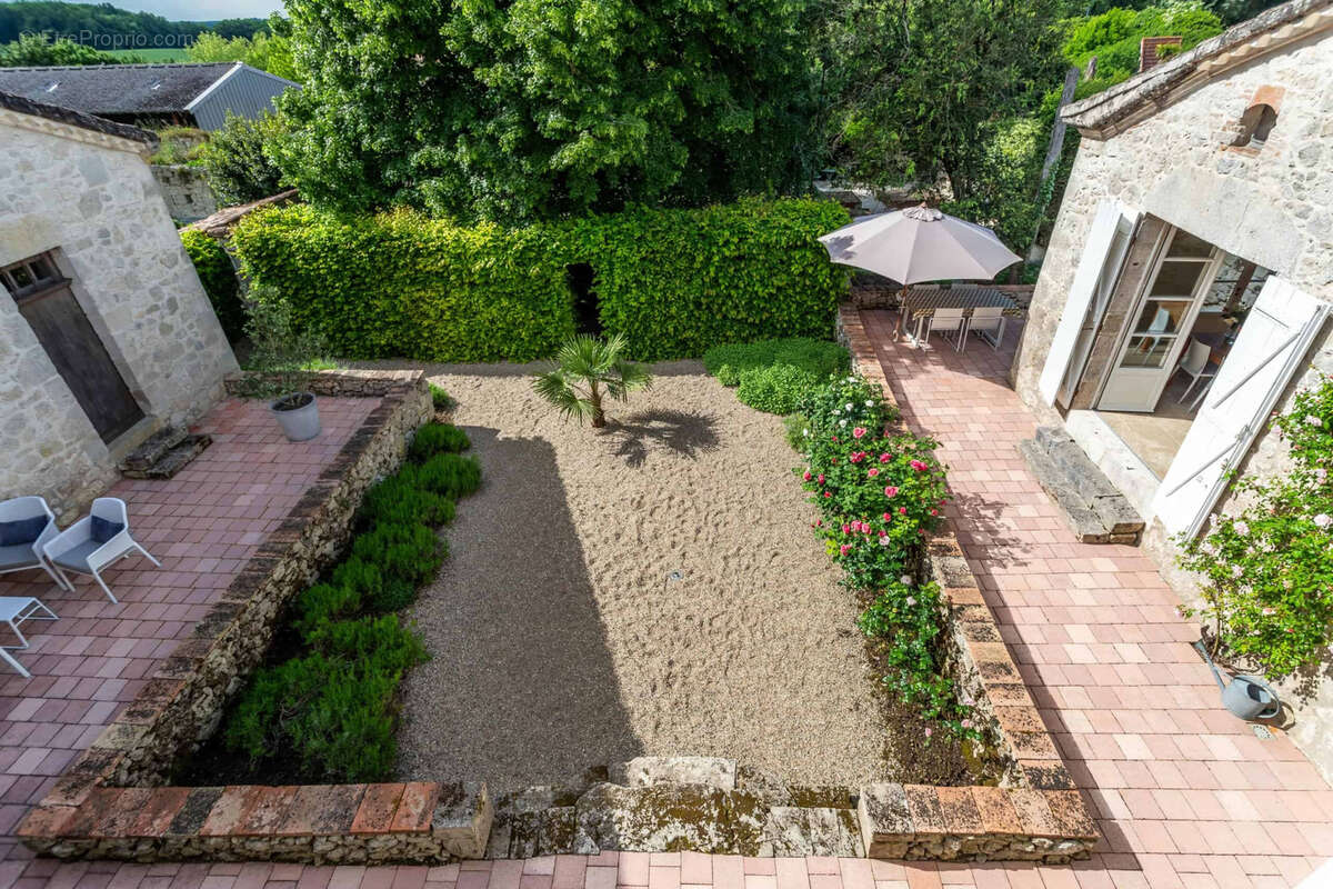 Maison à CASTELSAGRAT