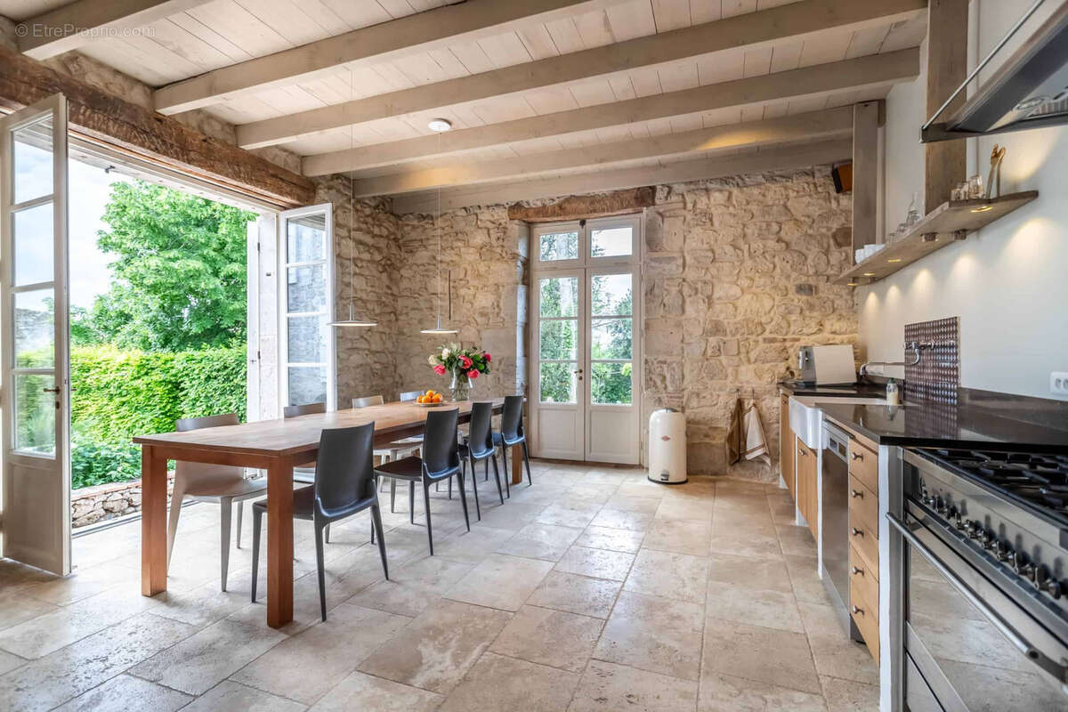 Maison à CASTELSAGRAT