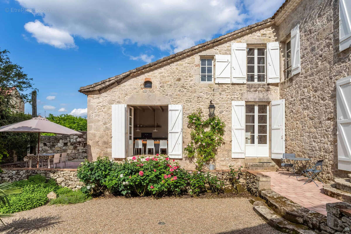 Maison à CASTELSAGRAT