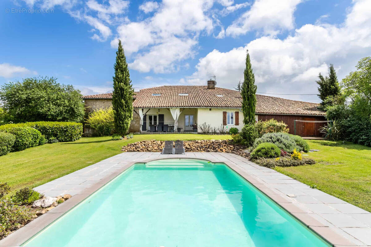 Maison à SAINT-FRAJOU