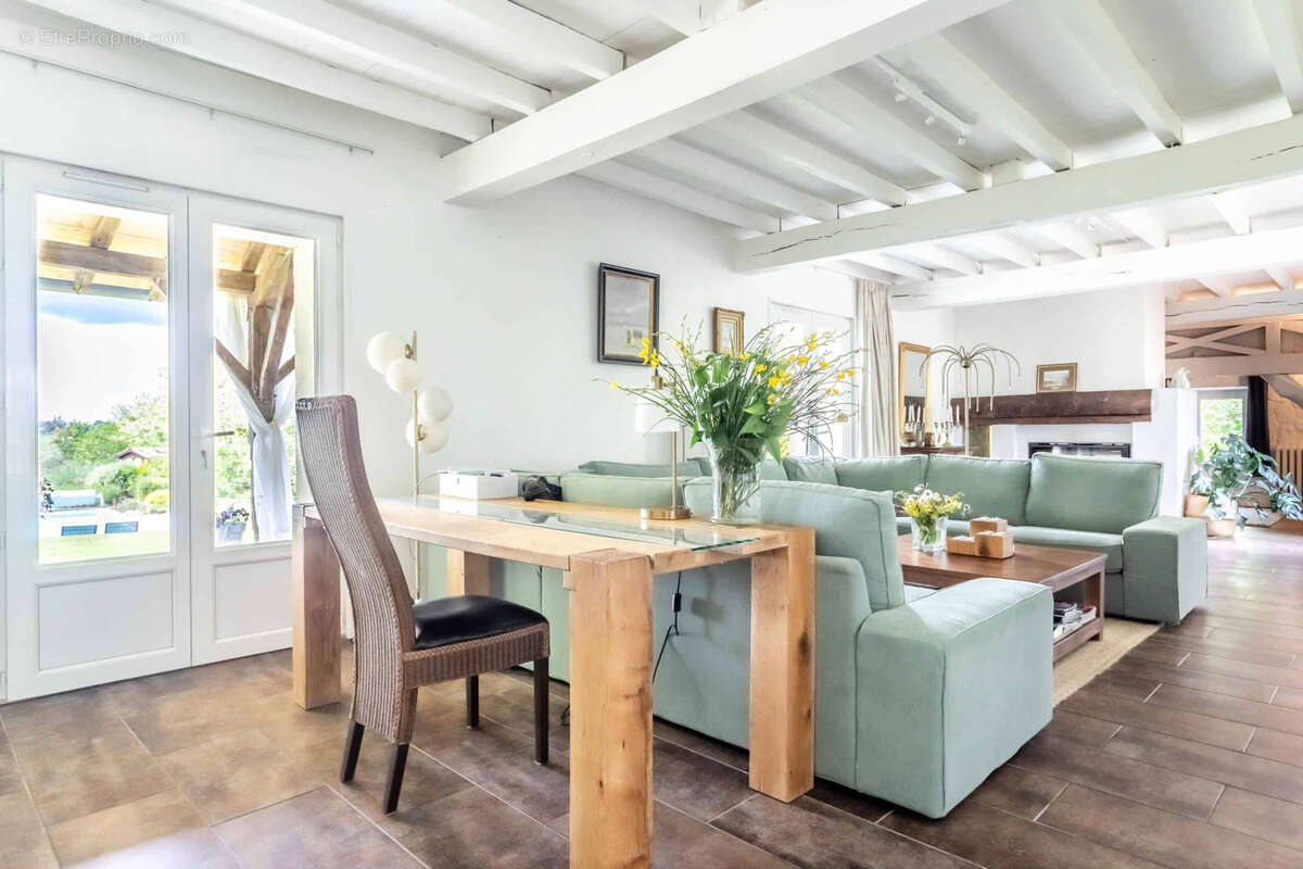 Maison à SAINT-FRAJOU