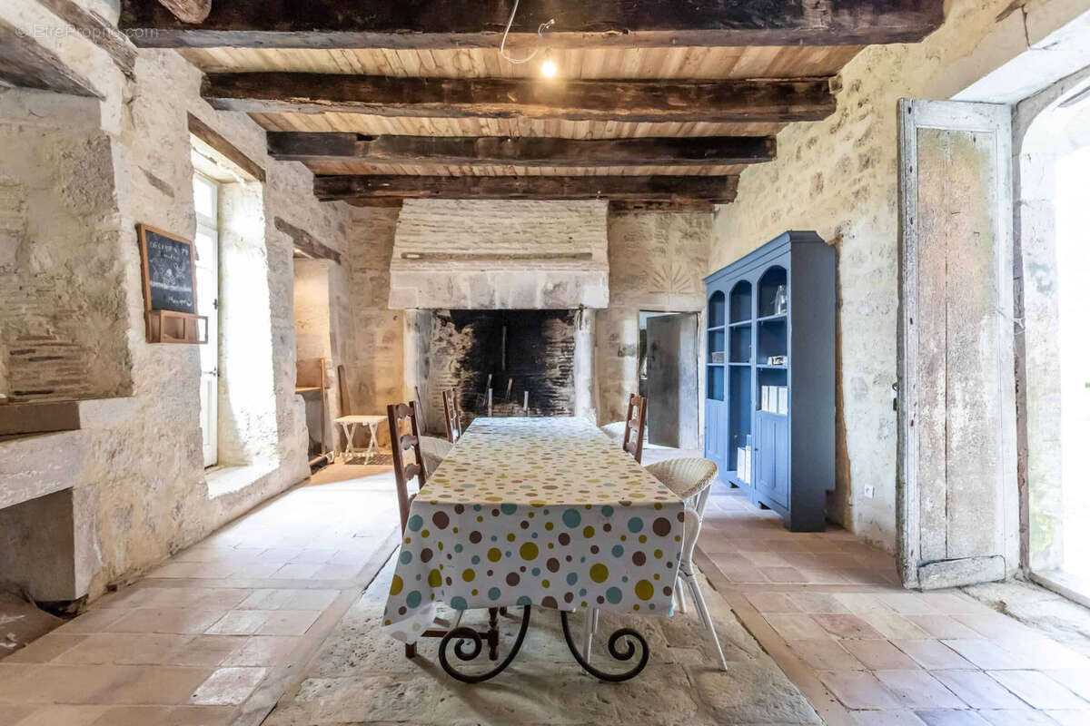 Maison à SAINT-MAURIN