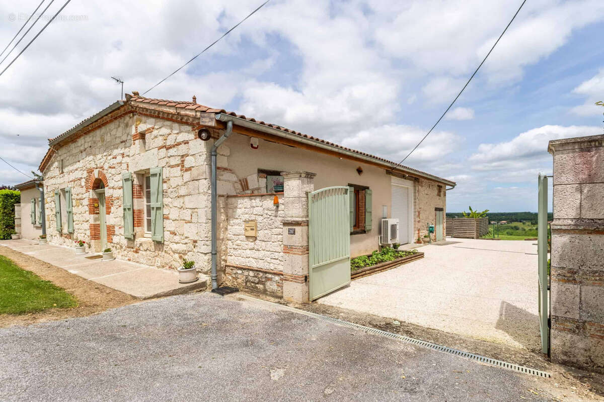 Maison à SAINT-PAUL-D&#039;ESPIS