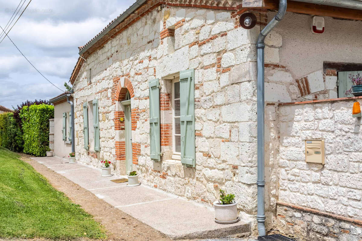 Maison à SAINT-PAUL-D&#039;ESPIS