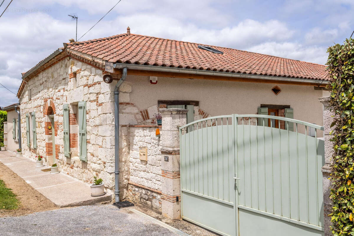 Maison à SAINT-PAUL-D&#039;ESPIS