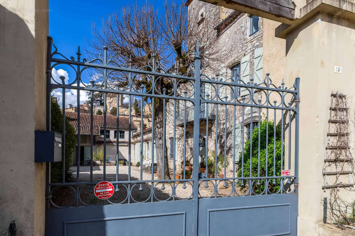 Maison à PUY-L'EVEQUE