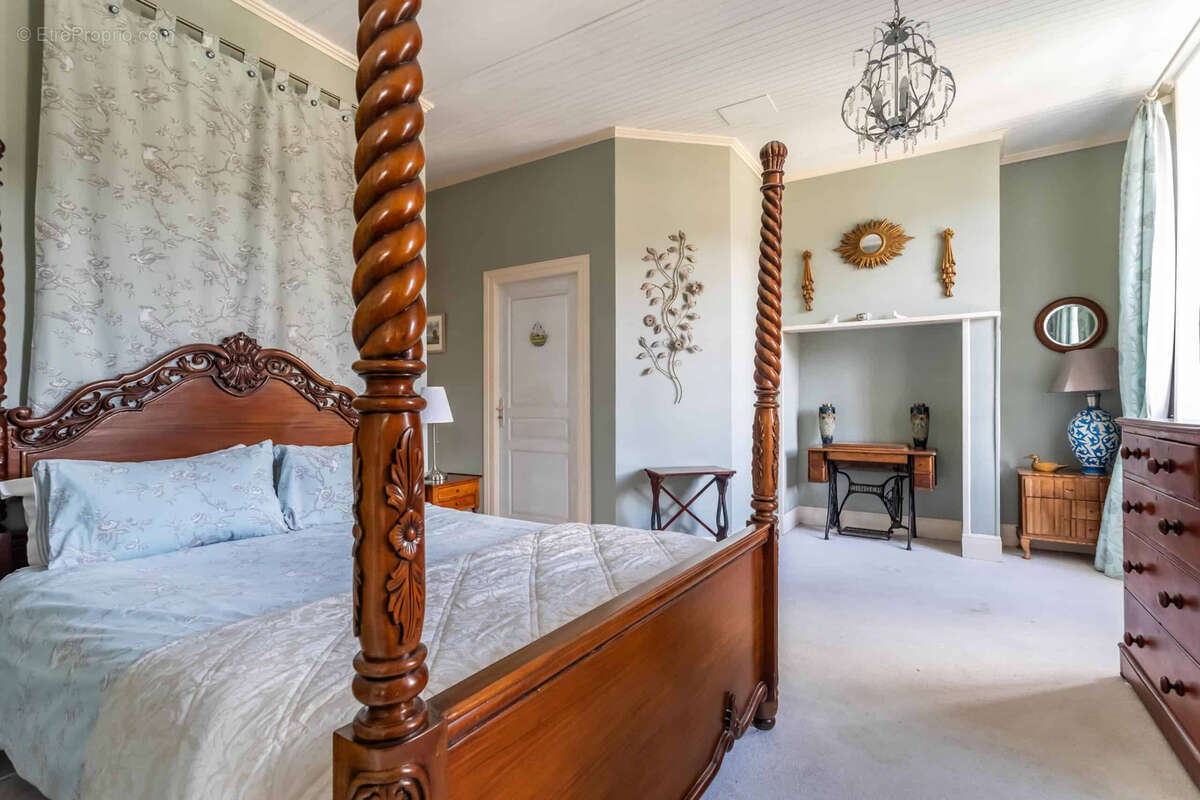 Maison à PUY-L'EVEQUE