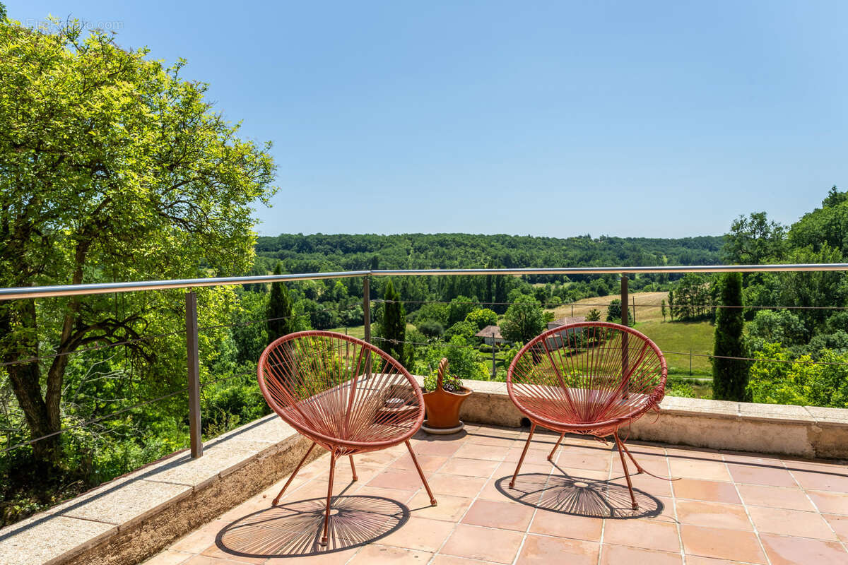 Maison à MONTAIGU-DE-QUERCY