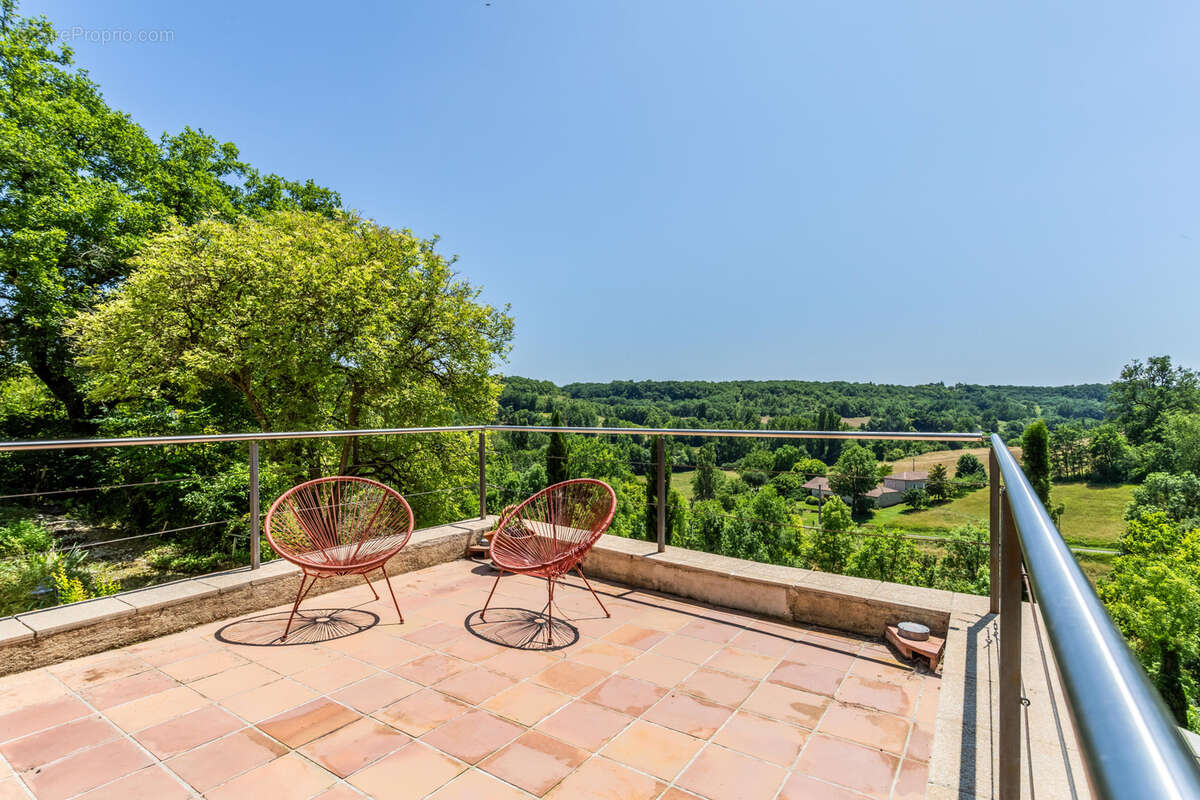 Maison à MONTAIGU-DE-QUERCY