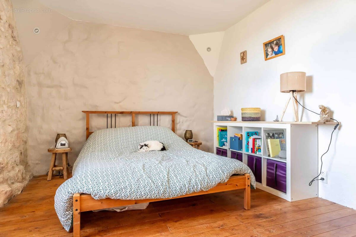 Maison à MONTAIGU-DE-QUERCY