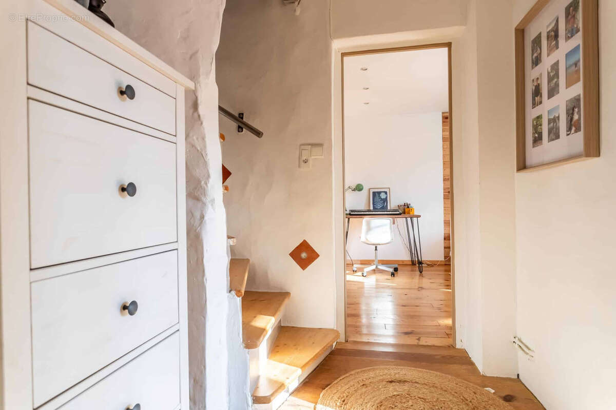 Maison à MONTAIGU-DE-QUERCY