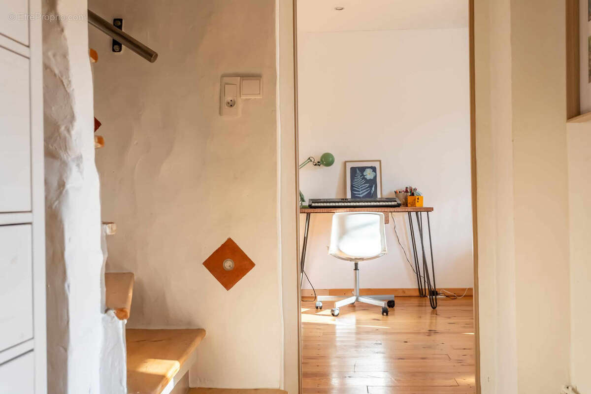 Maison à MONTAIGU-DE-QUERCY