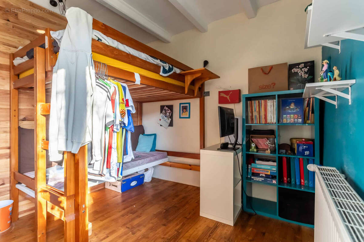 Maison à MONTAIGU-DE-QUERCY