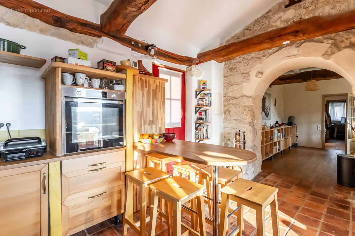 Maison à MONTAIGU-DE-QUERCY